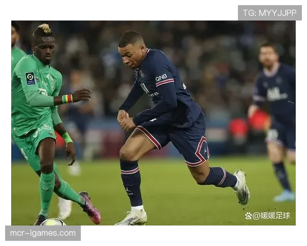 马赛vs克莱蒙比赛中途因暴雨中断，双方教练紧急调整战术应对湿滑场地